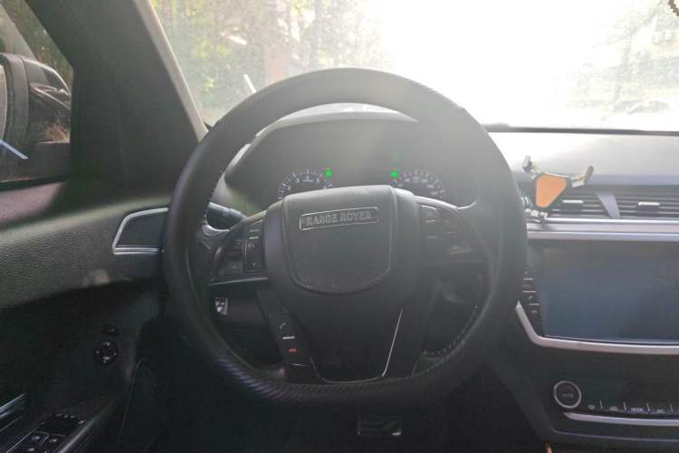 Used Land X7 2015 2.0T Panoramic Luxury Edition Steering Wheel