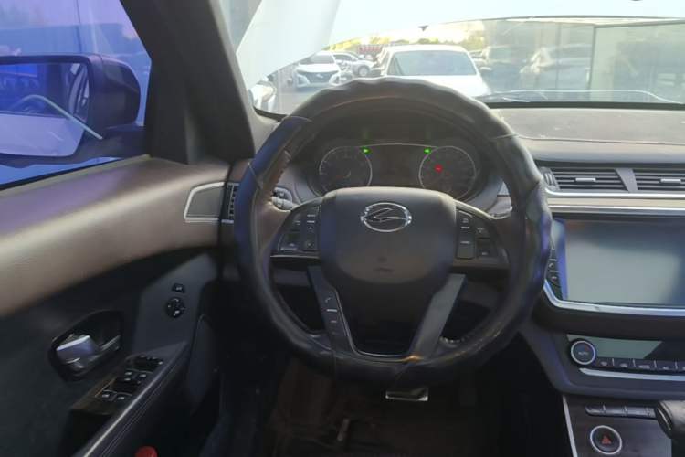 Used Land X7 2015 2.0T Panoramic Prestige Edition Steering Wheel