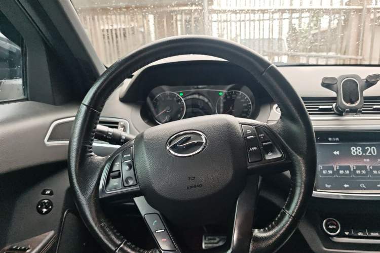Used Land X7 2015 2.0T Panoramic Flagship Edition Steering Wheel
