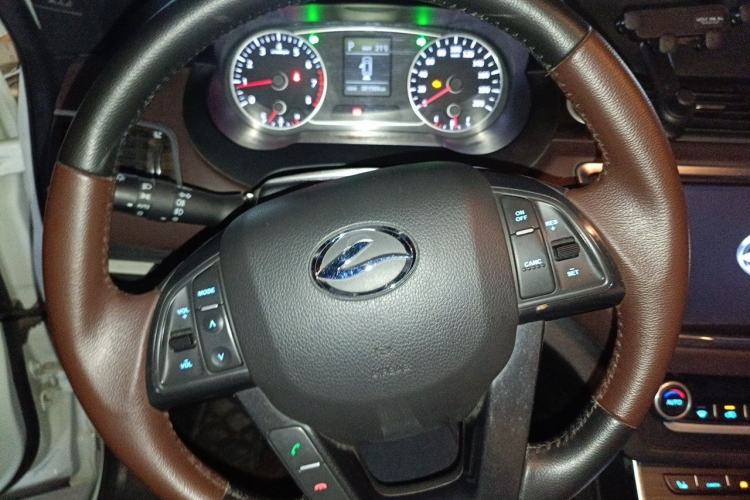 Used Land X7 2015 2.0T Panoramic Prestige Edition Steering Wheel