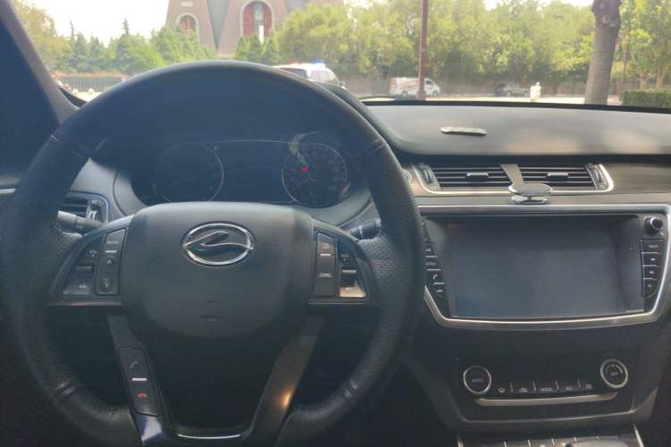 Used Land X7 2015 2.0T Panoramic Prestige Edition Steering Wheel
