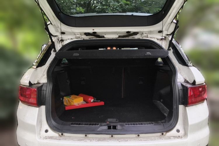 Used Land X7 2015 2.0T Panoramic Prestige Edition Trunk