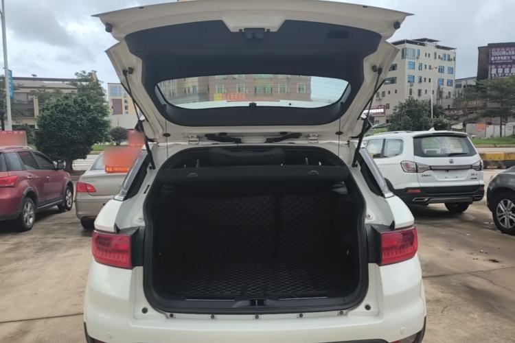 Used Land X7 2015 2.0T Panoramic Prestige Edition Trunk
