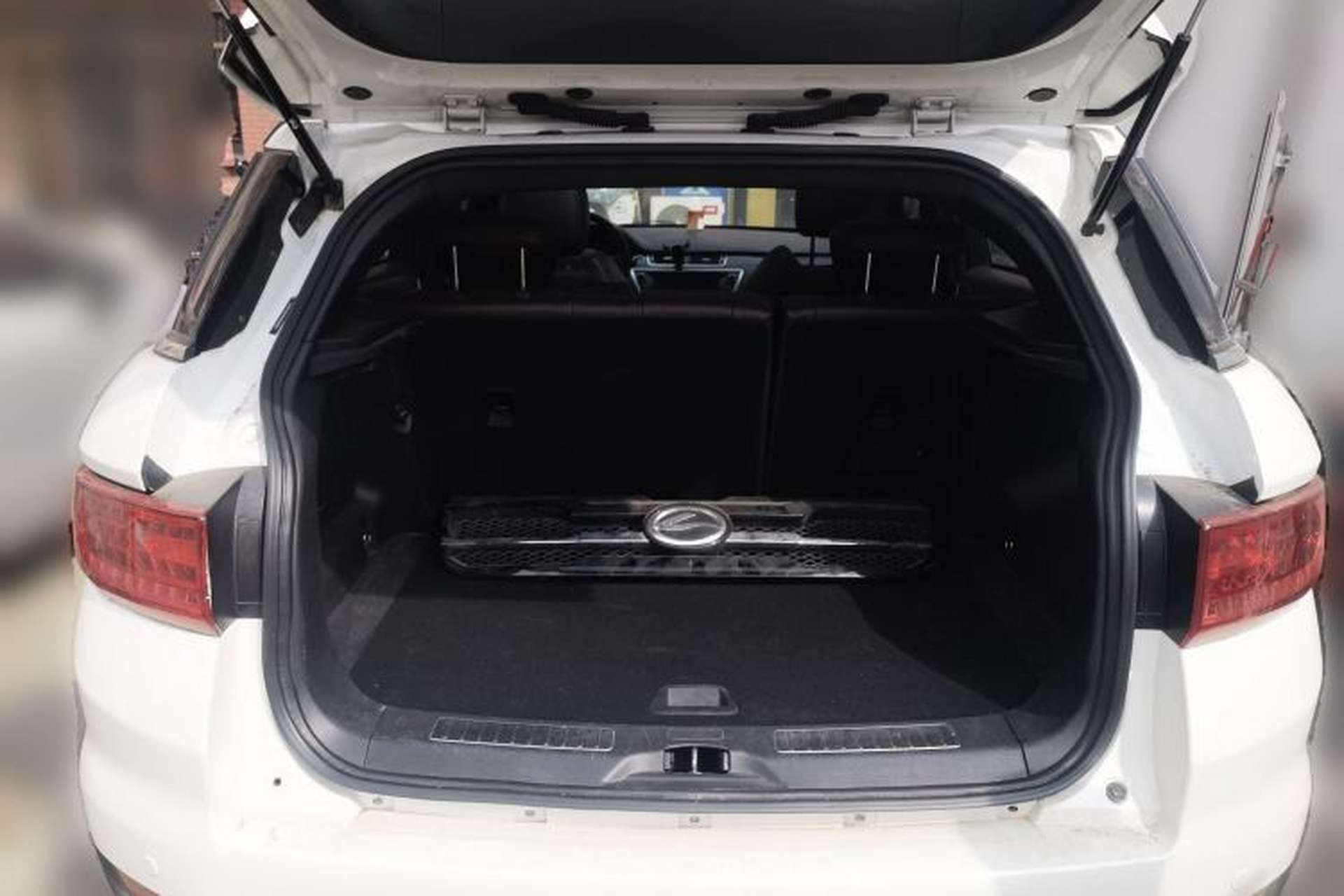 Used Land X7 2015 2.0T Panoramic Prestige Edition Trunk