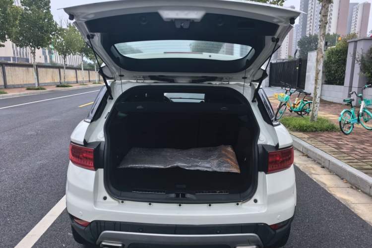 Used Land X7 2015 2.0T Panoramic Prestige Edition Trunk