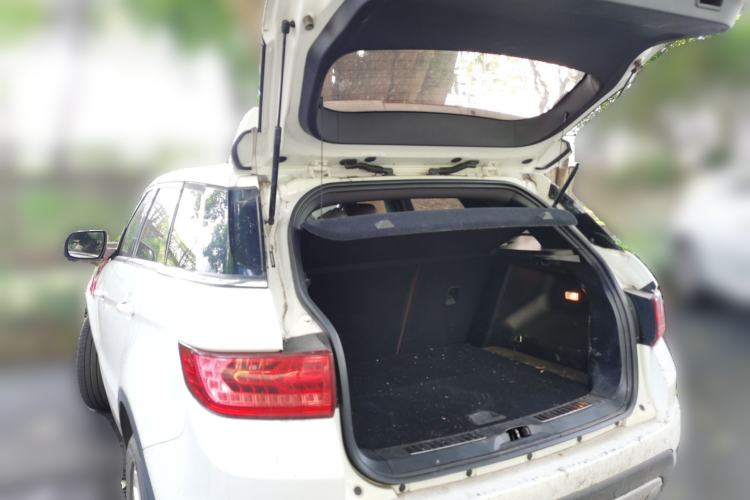 Used Land X7 2015 2.0T Panoramic Prestige Edition Trunk