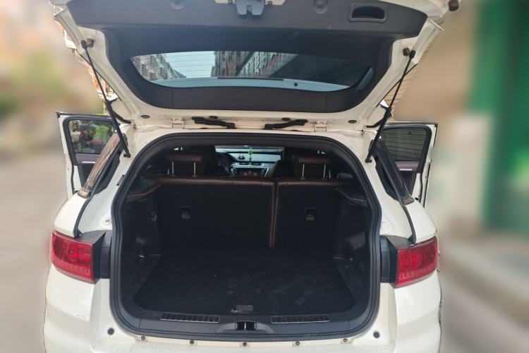 Used Land X7 2015 2.0T Panoramic Prestige Edition Trunk