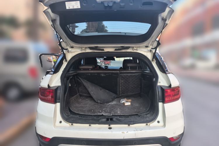 Used Land X7 2015 2.0T Panoramic Prestige Edition Trunk