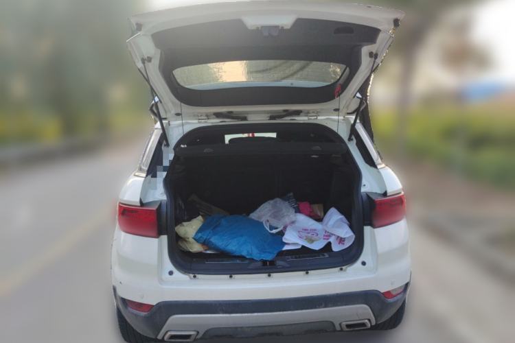 Used Land X7 2015 2.0T Panoramic Prestige Edition Trunk