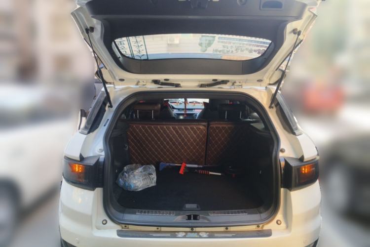 Used Land X7 2015 2.0T Panoramic Prestige Edition Trunk