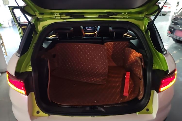 Used Land X7 2015 2.0T Panoramic Prestige Edition Trunk