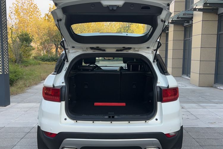 Used Land X7 2015 2.0T Panoramic Prestige Edition Trunk