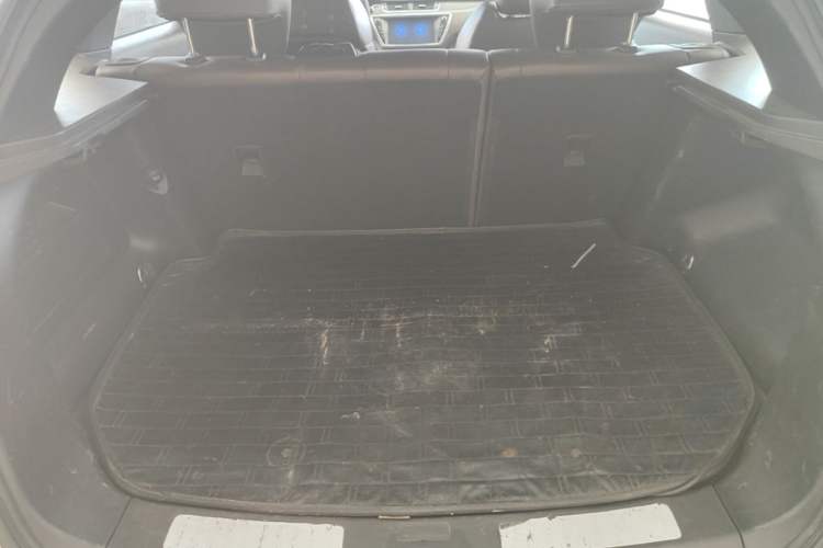 Used Land X7 2015 2.0T Panoramic Prestige Edition Trunk