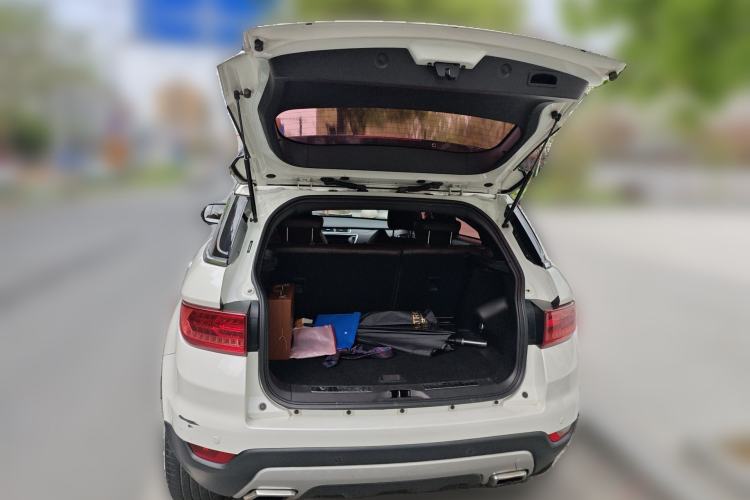 Used Land X7 2015 2.0T Panoramic Prestige Edition Trunk