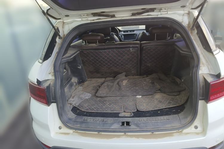 Used Land X7 2015 2.0T Panoramic Prestige Edition Trunk