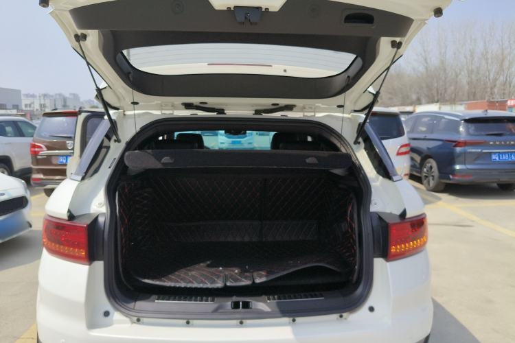 Used Land X7 2015 2.0T Panoramic Prestige Edition Trunk