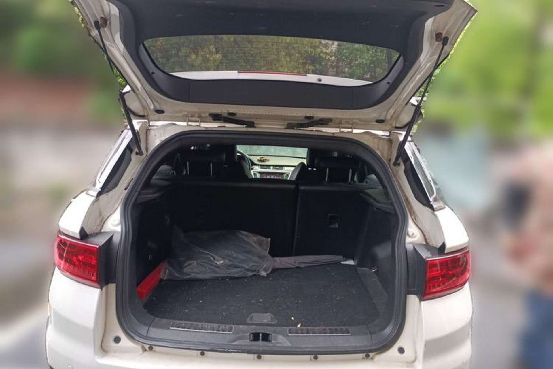 Used Land X7 2015 2.0T Panoramic Prestige Edition Trunk