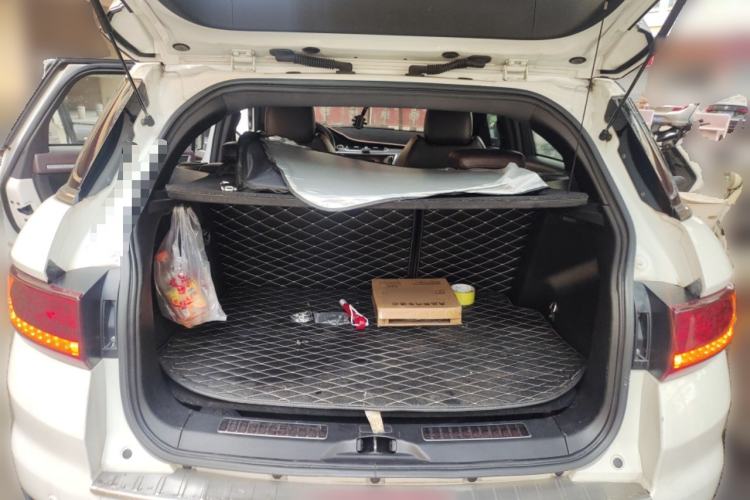 Used Land X7 2015 2.0T Panoramic Prestige Edition Trunk