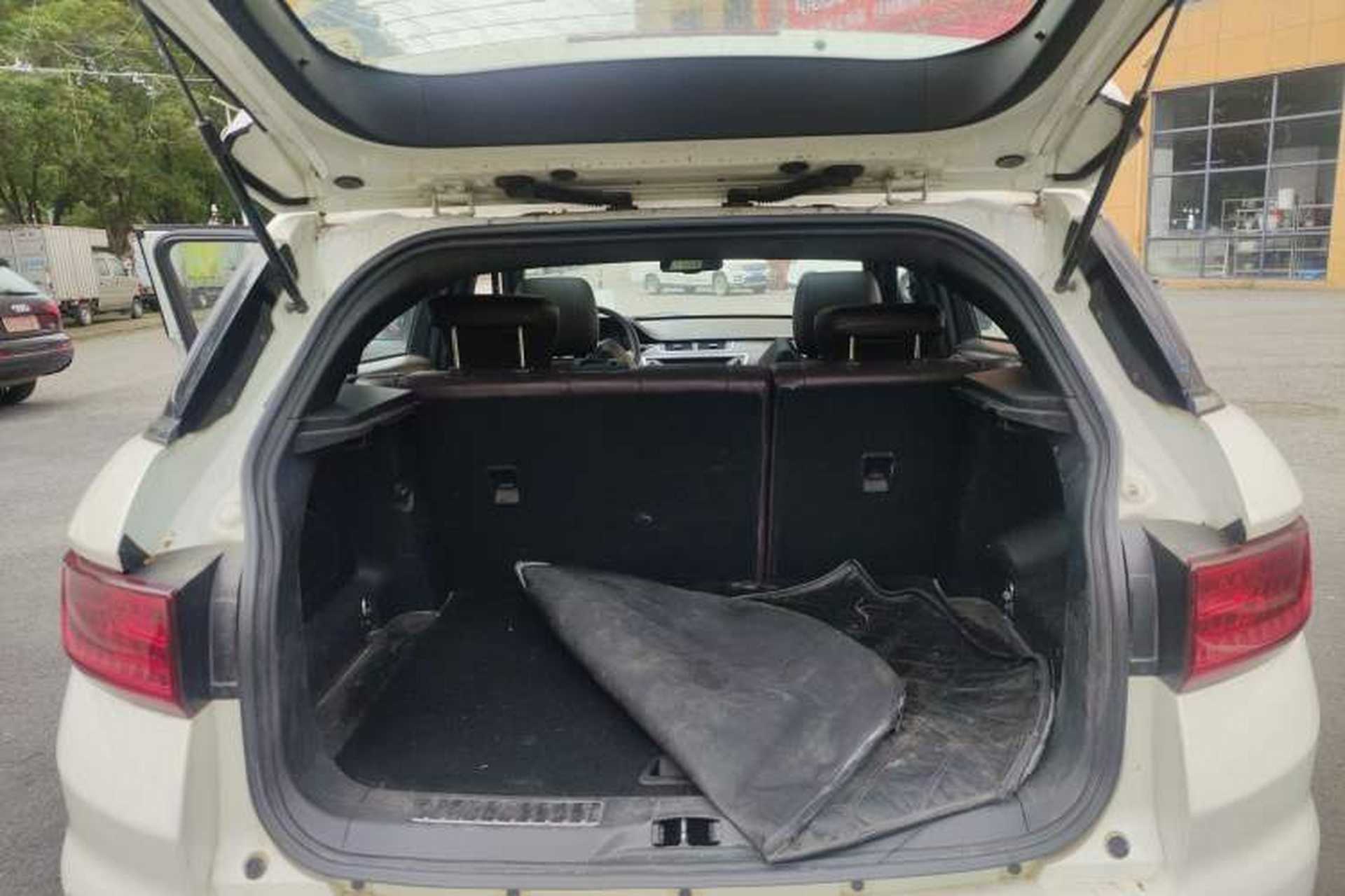 Used Land X7 2015 2.0T Panoramic Prestige Edition Trunk