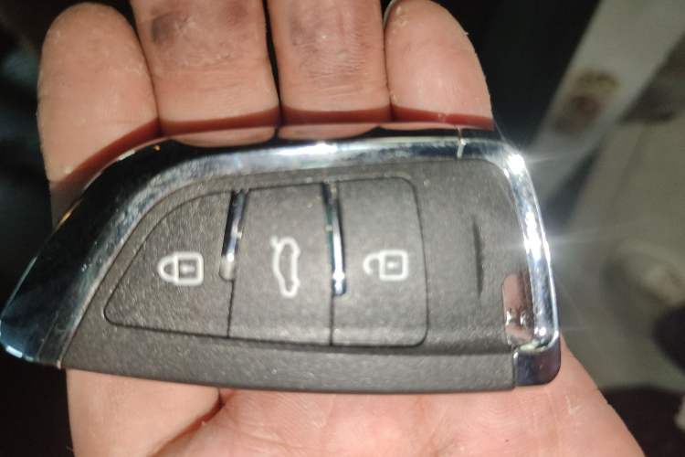 Used Land X7 2015 2.0T Panoramic Prestige Edition Vehicle Key