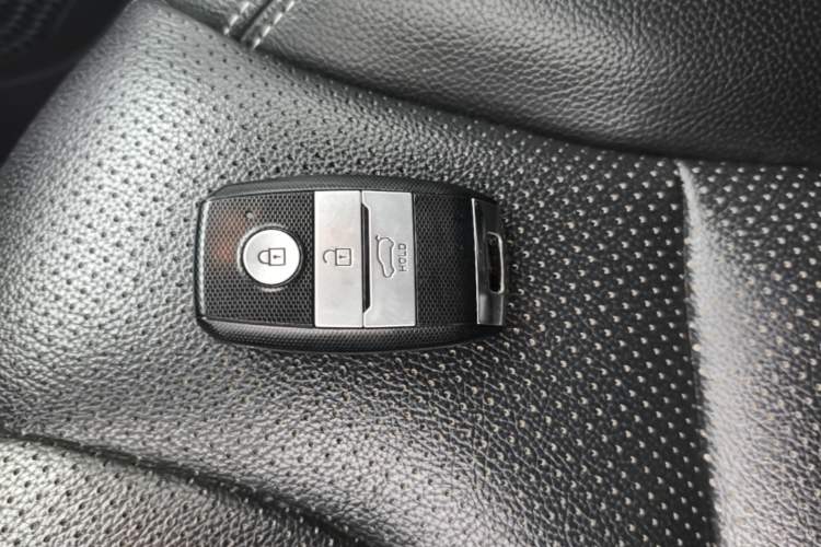 Used Land X7 2015 2.0T Panoramic Prestige Edition Vehicle Key