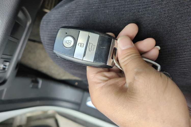 Used Land X7 2015 2.0T Panoramic Prestige Edition Vehicle Key