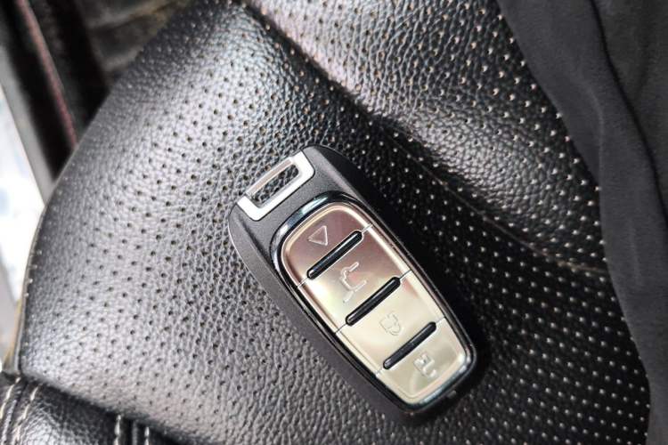 Used Land X7 2015 2.0T Panoramic Prestige Edition Vehicle Key
