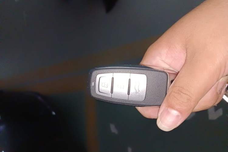 Used Land X7 2015 2.0T Panoramic Prestige Edition Vehicle Key