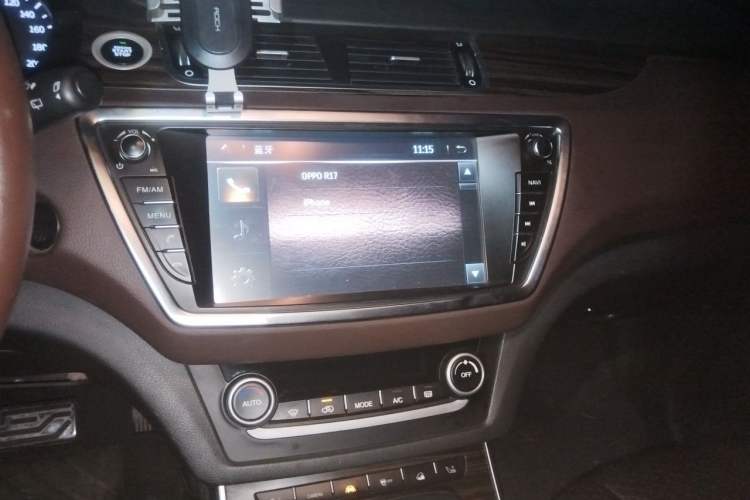 Used Land X7 2015 2.0T Panoramic Prestige Edition Audio And AC Panel
