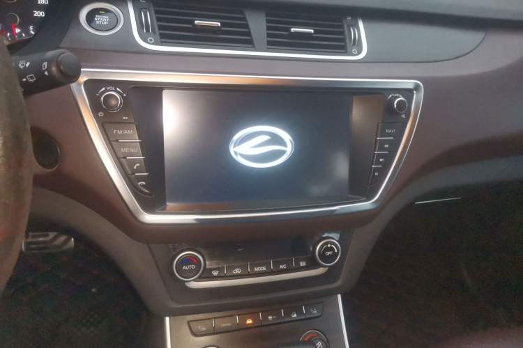 Used Land X7 2015 2.0T Panoramic Flagship Edition Audio And AC Panel