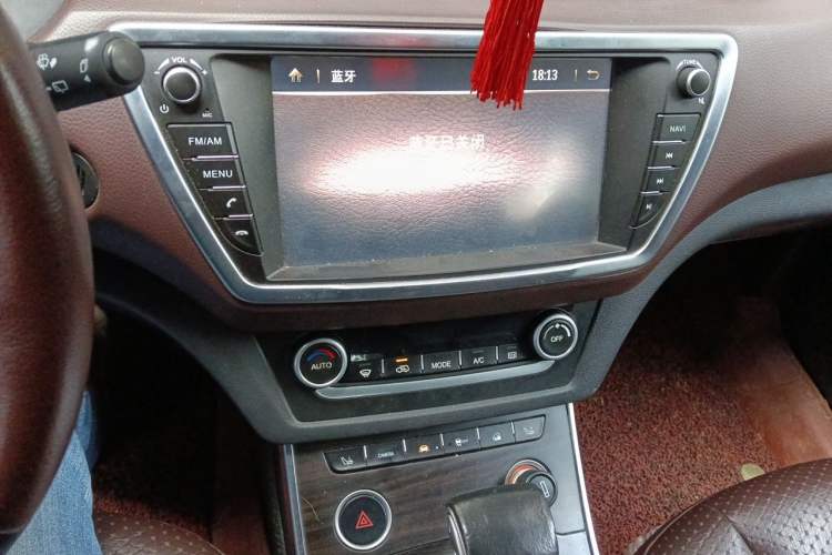 Used Land X7 2015 2.0T Panoramic Prestige Edition Audio And AC Panel