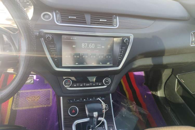 Used Land X7 2015 2.0T Panoramic Flagship Edition Audio And AC Panel