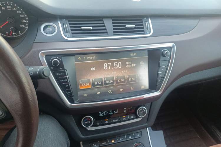 Used Land X7 2015 2.0T Panoramic Prestige Edition Audio And AC Panel