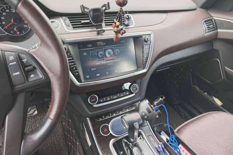 Used Land X7 2015 2.0T Panoramic Flagship Edition Audio And AC Panel