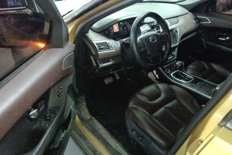 Used Land X7 2015 2.0T Panoramic Prestige Edition Driver Seat