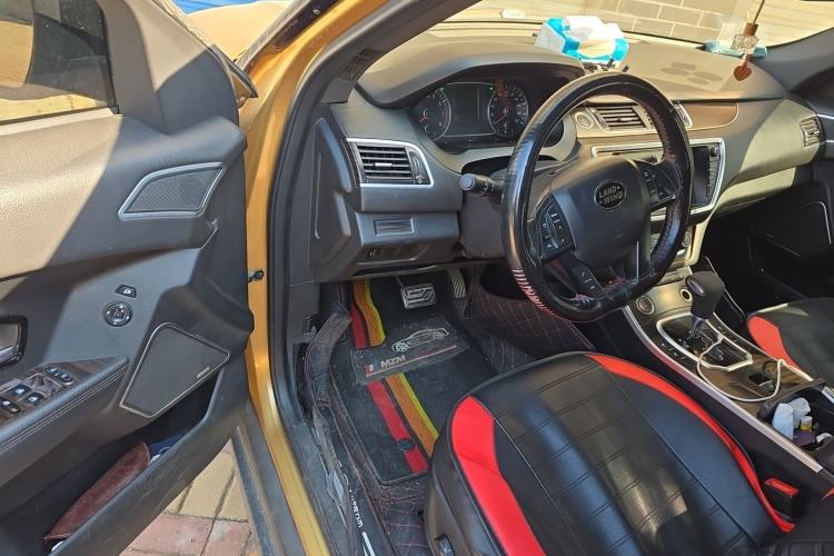 Used Land X7 2015 2.0T Panoramic Luxury Edition Driver Seat