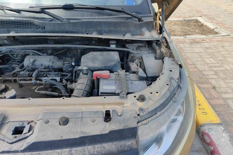 Used Land X7 2015 2.0T Panoramic Prestige Edition Engine Bay Left