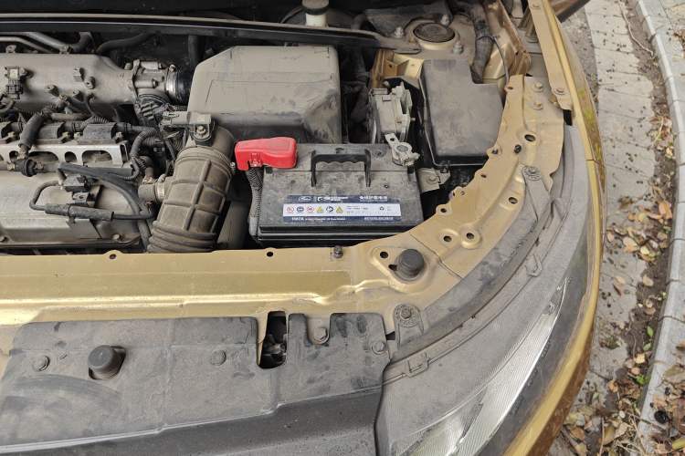 Used Land X7 2015 2.0T Panoramic Flagship Edition Engine Bay Left