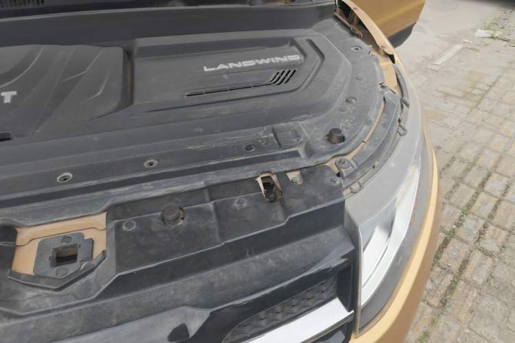 Used Land X7 2015 2.0T Panoramic Flagship Edition Engine Bay Left