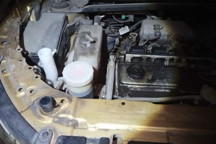 Used Land X7 2015 2.0T Panoramic Prestige Edition Engine Bay Right