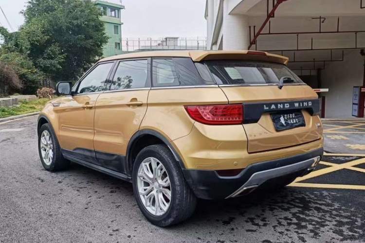 Used Land X7 2015 2.0T Panoramic Prestige Edition Exterior 3