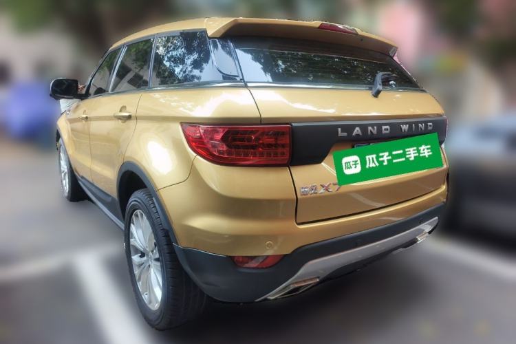 Used Land X7 2015 2.0T Panoramic Prestige Edition Exterior 3