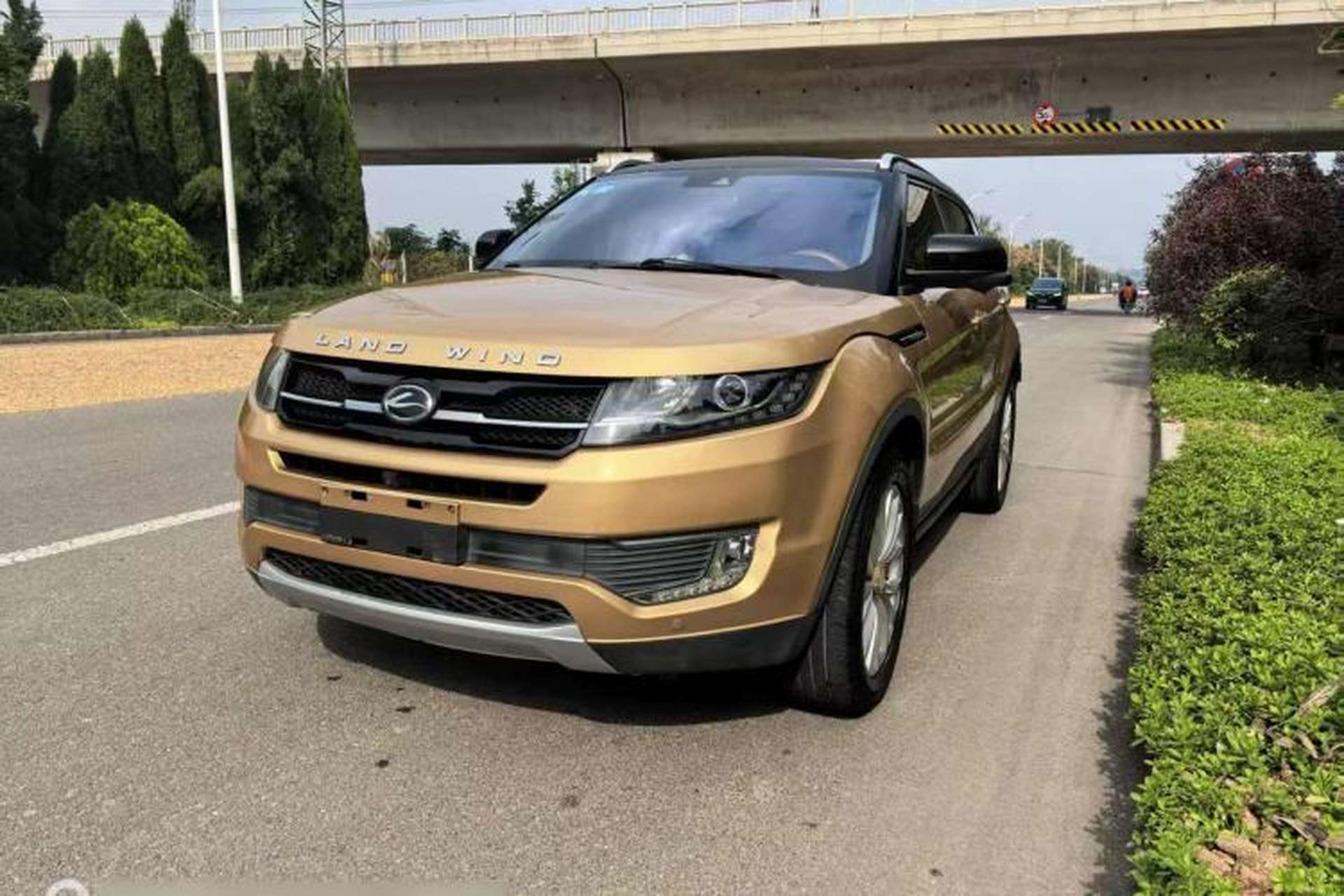 Used Land X7 2015 2.0T Panoramic Flagship Edition Front Left 45 Deg