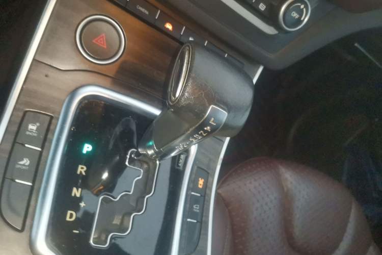 Used Land X7 2015 2.0T Panoramic Flagship Edition Gear Lever