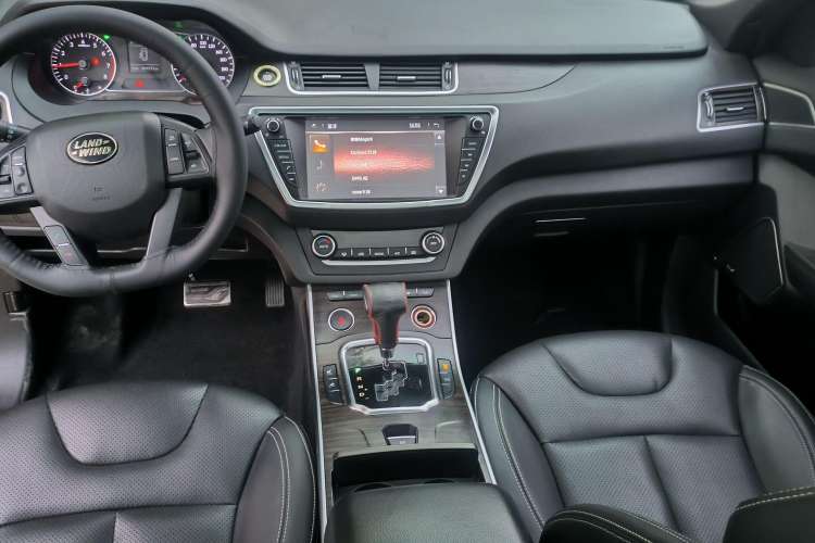 Used Land X7 2015 2.0T Panoramic Prestige Edition Interior 1