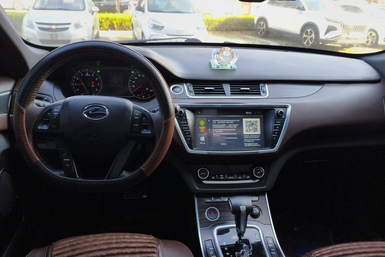Used Land X7 2015 2.0T Panoramic Flagship Edition Interior 2