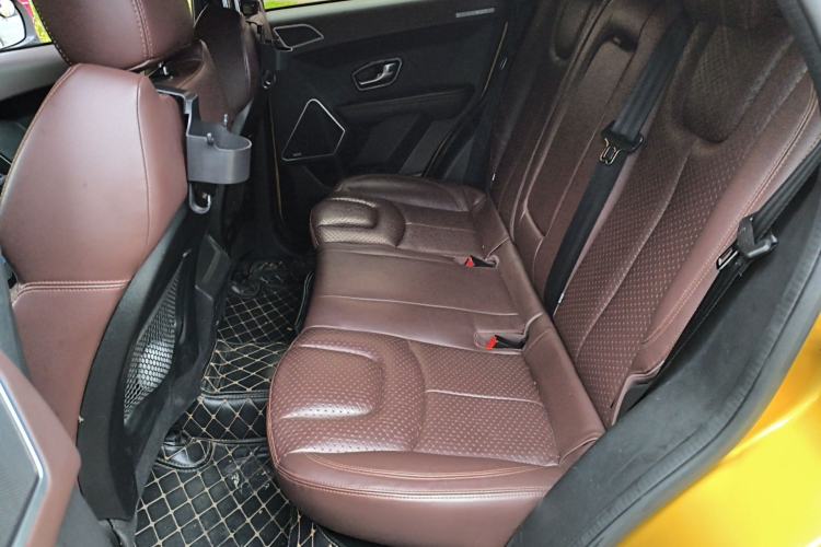 Used Land X7 2015 2.0T Panoramic Prestige Edition Interior 4