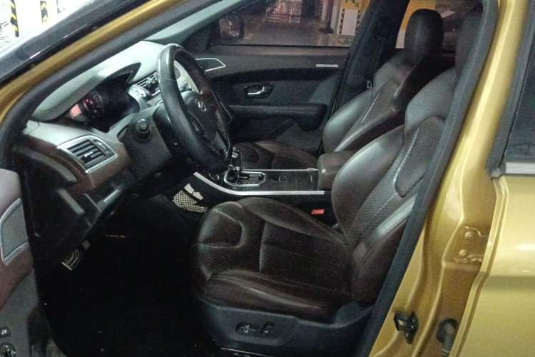 Used Land X7 2015 2.0T Panoramic Prestige Edition Left Front Seat