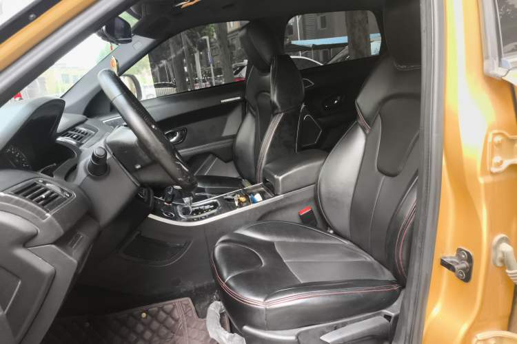 Used Land X7 2015 2.0T Panoramic Luxury Edition Left Front Seat