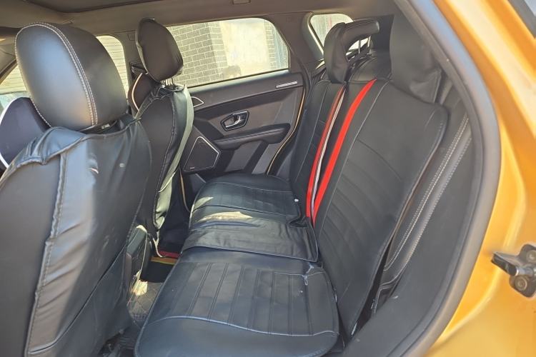 Used Land X7 2015 2.0T Panoramic Luxury Edition Left Rear Seat